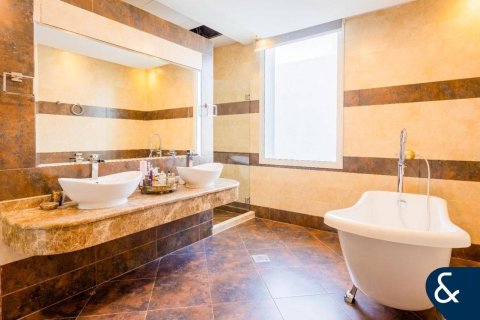 Villa itt: Al Quoz, Dubai, EAE, 7 hálószoba, 929 m², azonosító: 698104 - fénykép 13