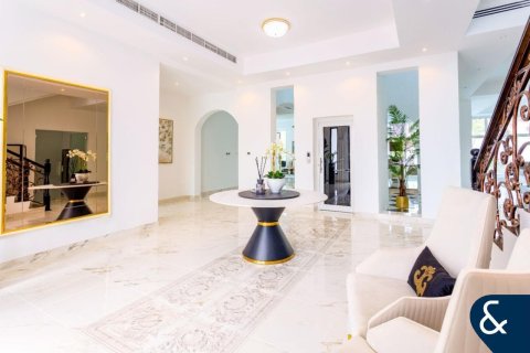 Villa itt: Al Quoz, Dubai, EAE, 7 hálószoba, 929 m², azonosító: 698104 - fénykép 2