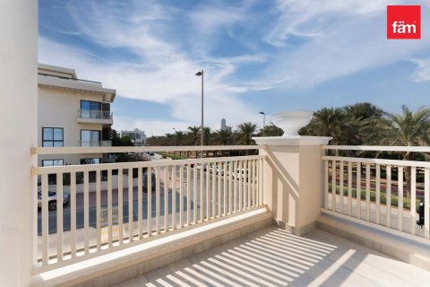 Willa na sprzedaż w Dubai, ZEA 4 sypialnie, 288 mkw., nr 668683 - zdjęcie 2