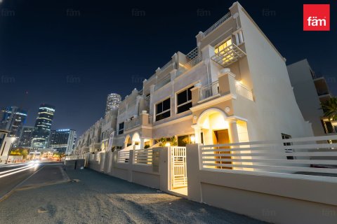 Willa na sprzedaż w Dubai, ZEA 4 sypialnie, 288 mkw., nr 668683 - zdjęcie 21