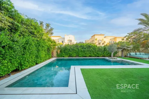 Villa in Meadows, Dubai, UAE 4 bedrooms, 362 sq.m. № 738112 - photo 20