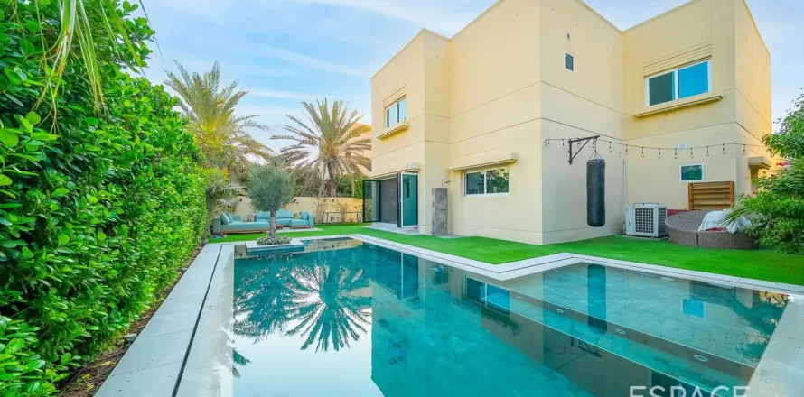 Villa in Meadows, Dubai, UAE 4 bedrooms, 362 sq.m. № 738112