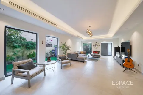 Villa in Meadows, Dubai, UAE 4 bedrooms, 362 sq.m. № 738112 - photo 4