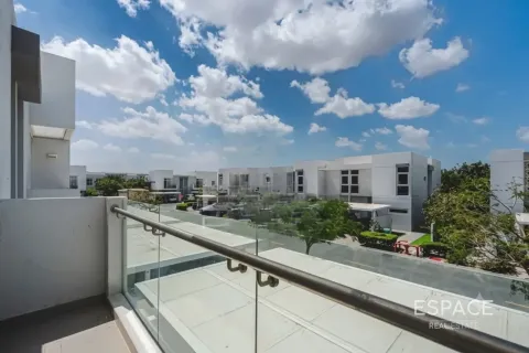 Townhouse in Mudon, Dubai, UAE 3 bedrooms, 192 sq.m. № 738116 - photo 8
