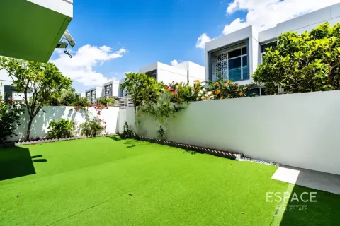 Townhouse in Mudon, Dubai, UAE 3 bedrooms, 192 sq.m. № 738116 - photo 2