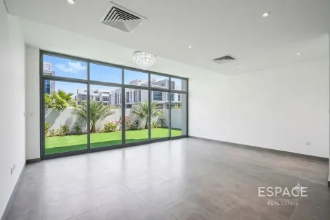 Townhouse in Mudon, Dubai, UAE 3 bedrooms, 192 sq.m. № 738116 - photo 3