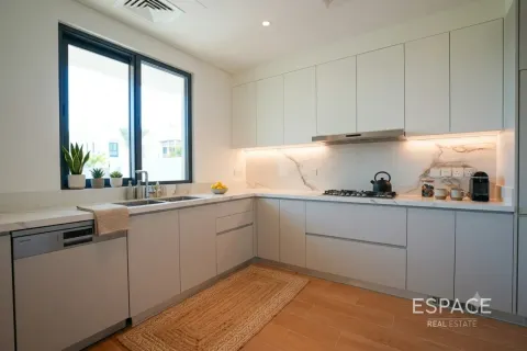 Townhouse in Jebel Ali, Dubai, UAE 3 bedrooms, 255 sq.m. № 738113 - photo 4