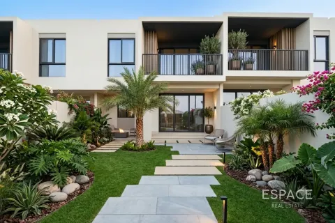Townhouse in Jebel Ali, Dubai, UAE 3 bedrooms, 255 sq.m. № 738113 - photo 1