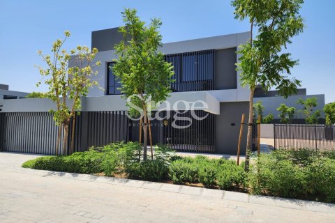 Vila u gradu Tilal City, Sharjah, UAE 5 spavaće sobe, 509 m2 Br. 661896 - Slika 1