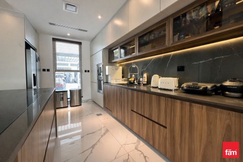 Villa zur Miete in Dubai, VAE 4 Schlafzimmer, 243.2 m2 Nr. 698933 - Foto 6