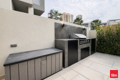 Villa zur Miete in Dubai, VAE 4 Schlafzimmer, 243.2 m2 Nr. 698933 - Foto 29