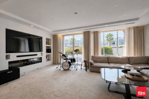 Villa zur Miete in Dubai, VAE 4 Schlafzimmer, 243.2 m2 Nr. 698933 - Foto 3