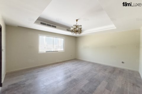 Villa en alquiler en Dubai, EAU 6 dormitorios, 1346.3 m2 № 662392 - foto 21