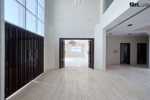 Villa en alquiler en Dubai, EAU 6 dormitorios, 1346.3 m2 № 662392 - foto 5