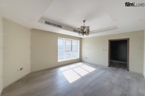 Villa en alquiler en Dubai, EAU 6 dormitorios, 1346.3 m2 № 662392 - foto 17