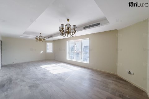 Villa en alquiler en Dubai, EAU 6 dormitorios, 1346.3 m2 № 662392 - foto 18