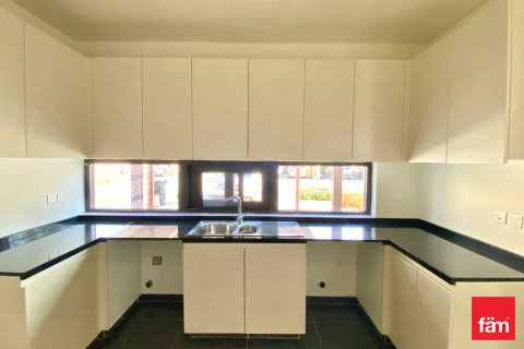 Shtëpi në qytet në Dubai, Emiratet e Bashkuara Arabe 3 dhoma gjumi, 255.9 m2. № 662391 - Foto 5