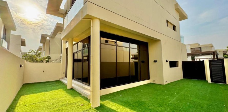 Városi lakóépület itt: Dubai, EAE, 3 hálószoba, 255.9 m², azonosító: 662391