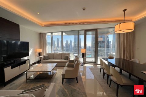 Appartement te huur in Downtown Dubai (Downtown Burj Dubai), Dubai, VAE 3 slaapkamers, 225.5 vr.m., nr 689485 - foto 2