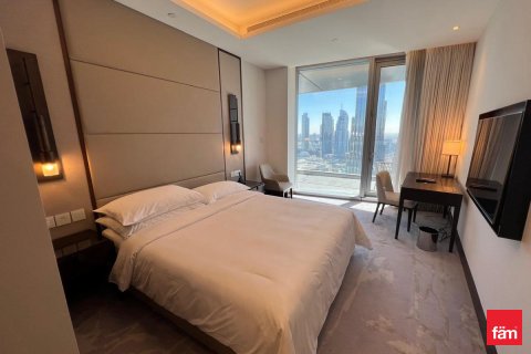 Appartement te huur in Downtown Dubai (Downtown Burj Dubai), Dubai, VAE 3 slaapkamers, 225.5 vr.m., nr 689485 - foto 17