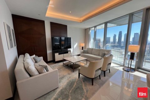 Appartement te huur in Downtown Dubai (Downtown Burj Dubai), Dubai, VAE 3 slaapkamers, 225.5 vr.m., nr 689485 - foto 3