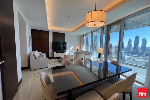 Appartement te huur in Downtown Dubai (Downtown Burj Dubai), Dubai, VAE 3 slaapkamers, 225.5 vr.m., nr 689485 - foto 7