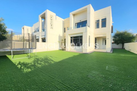 Vila v Dubai, SAE 4 spálne, 401 m2 č. 696320