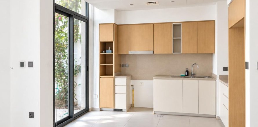 Vila u Dubai, UAE 132.9 m2, 3 spavaćih soba Br. 763033