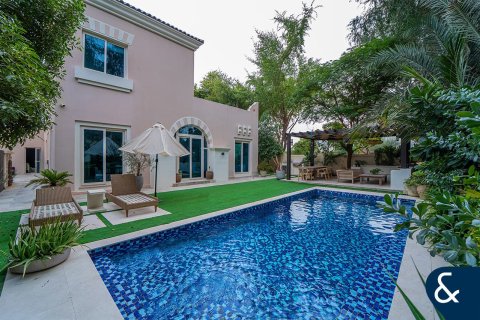 Vila v Dubai Sports City, Dubai, SAE 4 ložnice, 613 m² Č.: 671170 - fotografie 1