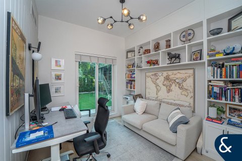 Vila v Dubai Sports City, Dubai, SAE 4 ložnice, 613 m² Č.: 671170 - fotografie 8