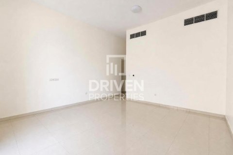 Vila u gradu Jumeirah, Dubai, UAE 6 spavaće sobe, 1393.55 m2 Br. 767994 - Slika 16