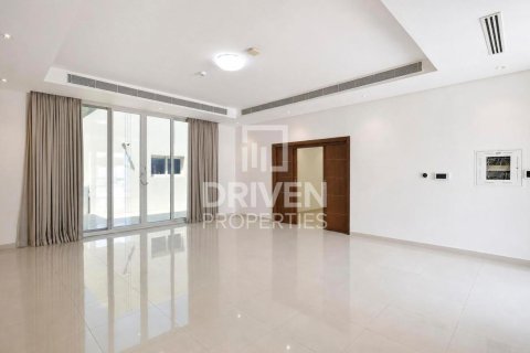 Vila u gradu Jumeirah, Dubai, UAE 6 spavaće sobe, 1393.55 m2 Br. 767994 - Slika 2