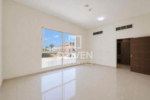 Vila u gradu Jumeirah, Dubai, UAE 6 spavaće sobe, 1393.55 m2 Br. 767994 - Slika 21