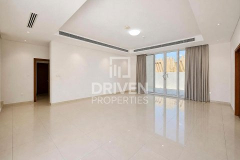 Jumeirah, Dubai, संयुक्त अरब अमीरात में विला, 6 बेडरूम, 1393.55 वर्ग मीटर, संख्या 767994