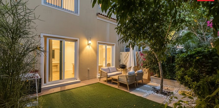 Таунхаус Дубай, БАӘ-да 2 жатын бөлмелер, 164.8 м² № 682257