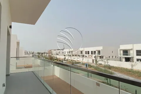 Villa on the Yas Island, Abu Dhabi, UAE 4 bedrooms, 665 sq.m. № 725702 - photo 3