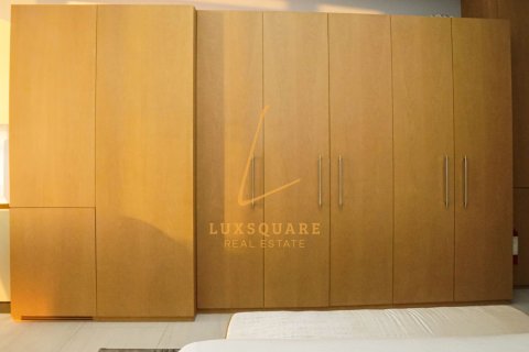 Lägenhet uthyres i Business Bay, Dubai, UAE 1 rum, 63 kvm Nr. 694956 - fotografi 16
