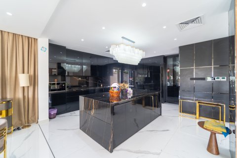 Villa in Dubai, UAE 7 bedrooms, 790 sq.m. № 734379 - photo 4
