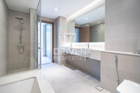 Lägenhet till försäljning i Al Wasl, Dubai, UAE 2 sovrum, 147 kvm Nr. 683056 - fotografi 16