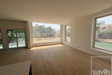 Villa en venta en Jumeirah Village Triangle, Dubai, EAU 4 dormitorios, 681.44 m2 № 747179 - foto 4