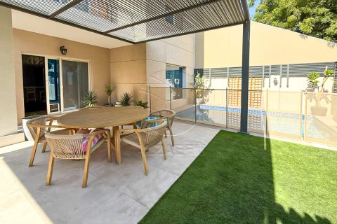 Villa itt: Al Reef, Abu Dhabi, EAE, 5 hálószoba, 273 m², azonosító: 662782 - fénykép 1