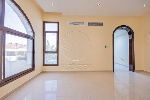 Vila u Abu Dhabi, UAE 6 spavaćih soba, 500 m2 Br. 662783 - fotografija 15