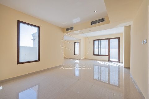 Vila u Abu Dhabi, UAE 6 spavaćih soba, 500 m2 Br. 662783 - fotografija 11
