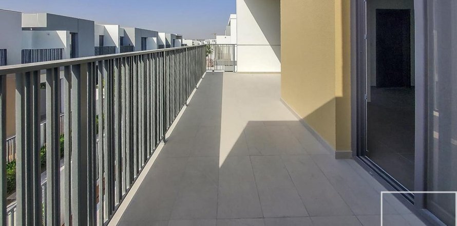 Adosado en Tilal Al Ghaf, Dubai, EAU 4 dormitorios, 201.88 m² № 747817