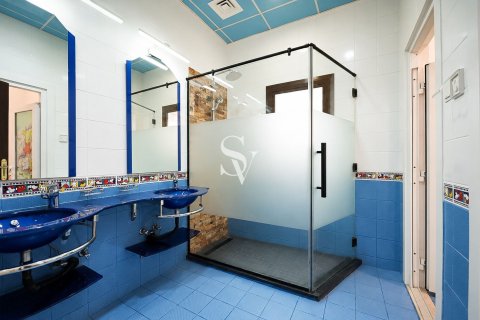 Villa til leje i Emirates Hills, Dubai, UAE 8 soveværelser, 1724 kvm № 721446 - foto 18