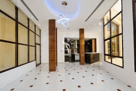 Villa til leje i Emirates Hills, Dubai, UAE 8 soveværelser, 1724 kvm № 721446 - foto 5
