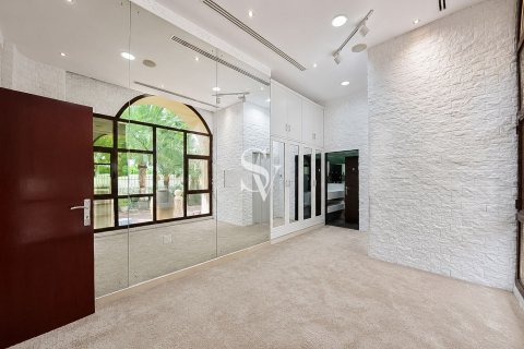 Villa til leje i Emirates Hills, Dubai, UAE 8 soveværelser, 1724 kvm № 721446 - foto 9