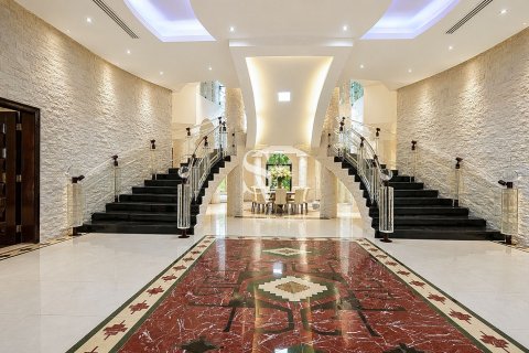 Villa til leje i Emirates Hills, Dubai, UAE 8 soveværelser, 1724 kvm № 721446 - foto 29