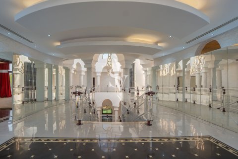 Villa til leje i Emirates Hills, Dubai, UAE 8 soveværelser, 1724 kvm № 721446 - foto 13