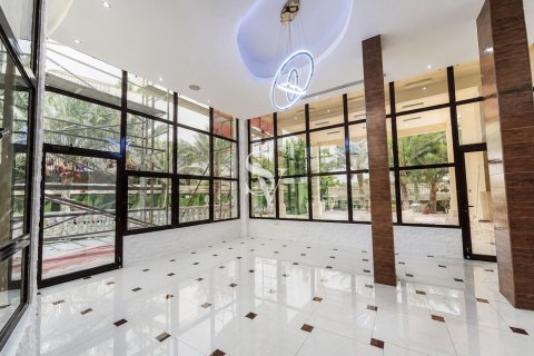 Villa til leje i Emirates Hills, Dubai, UAE 8 soveværelser, 1724 kvm № 721446 - foto 4
